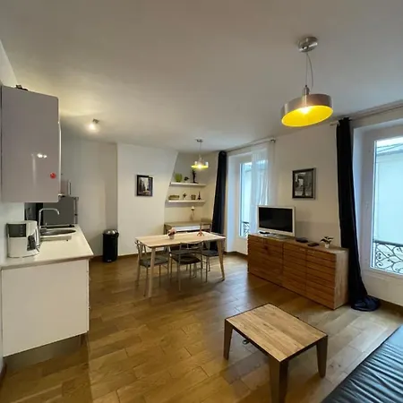 Invalides Tour Eiffel Amelie *